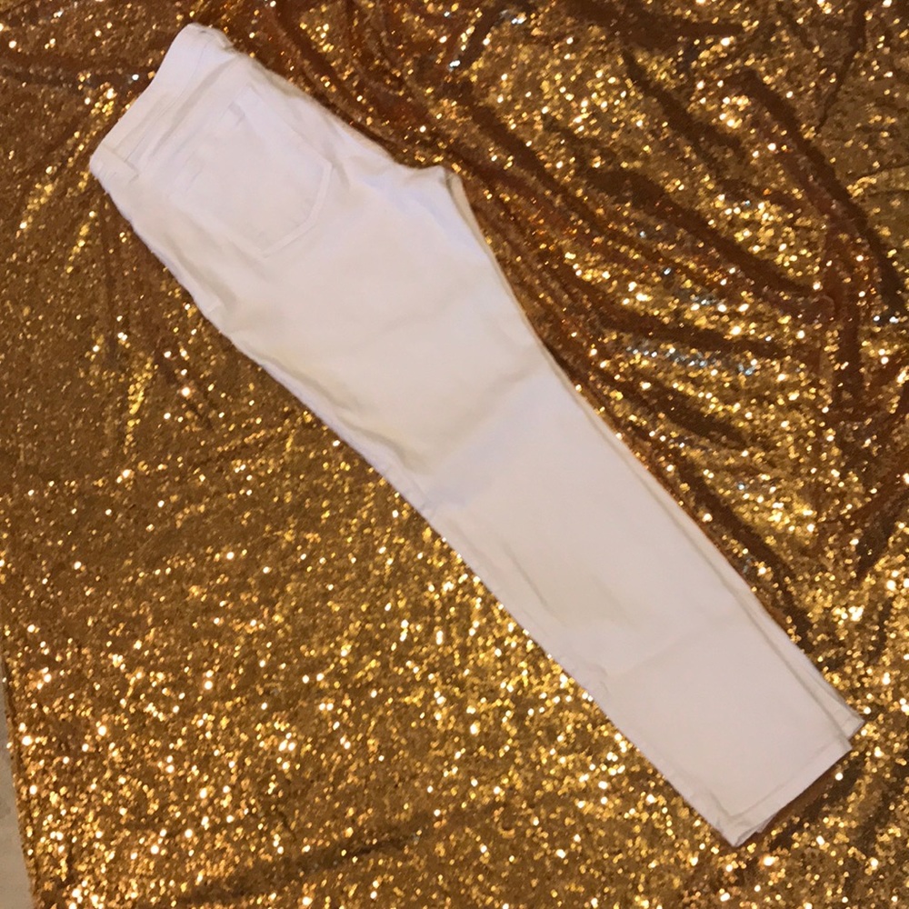 Michael Kors - White Capris 😍
